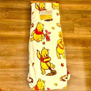 NWT VIRAL Disney Winnie the Pooh & Piglet Fall QUEEN
Blanket $60
